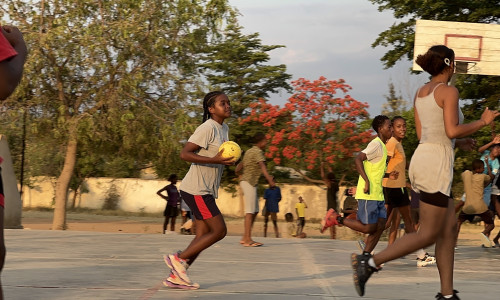 L’Associació Handball School s’uneix a Bel Avenir per fomentar l’esport i la inclusió social a Tulear