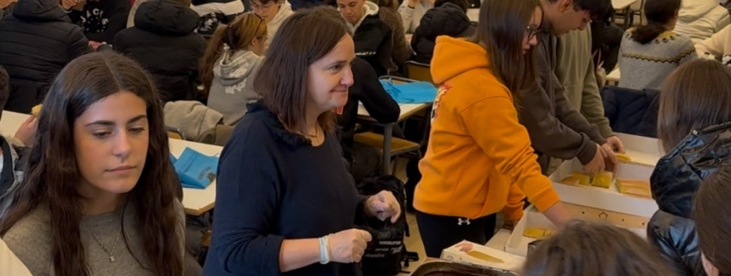 Èxit de la Xocolatada d’handbol Solidària a l’Escola Andorrana de Batxillerat: 360€ recaptats per la investigació del càncer infantil