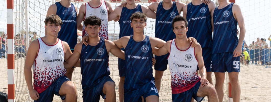 Despedida de temporada del equipo juvenil de balonmano playa en Mataró