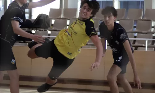 Victòria de l'equip juvenil de l'Handbol Club Serradells